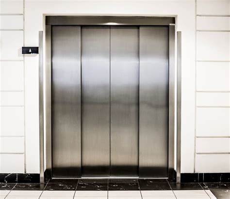 types  elevator doors elevators    essential part  goverdhan makani medium