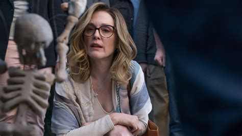 julianne moore s gloria bell hits the high notes review