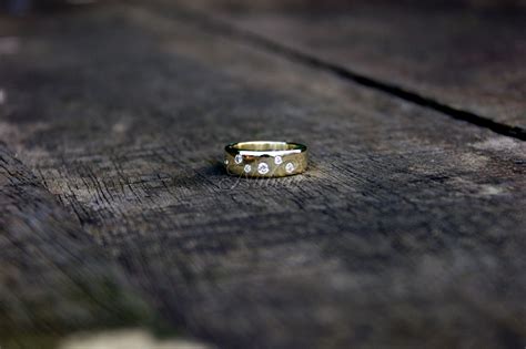 gouden ring met diamantjes atelier nubiar