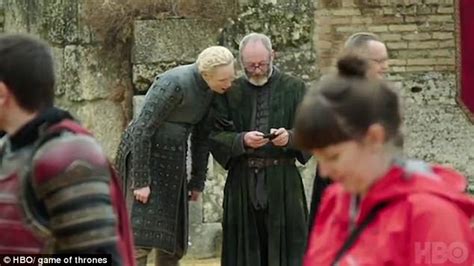game of thrones tyrion and cersei share a joke on set daily mail online