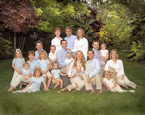 large family wwwimgkidcom  image kid   large family  large family