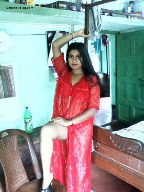 Hot And Spicy Hot Bengali Girl Exposing Herself
