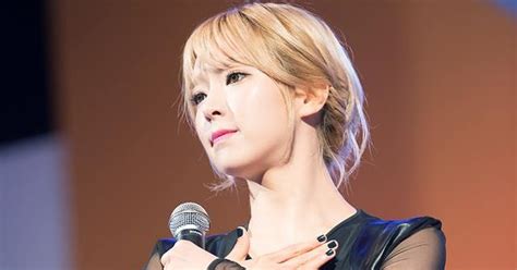 Aoa Choa Garners Attention With Her Sexy Performance Pics