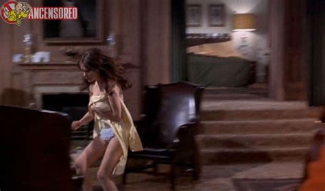 madeline smith nuda ~30 anni in live and let die