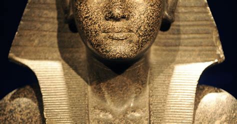 tutankhamun new death theory claims pharoah s moobs indicated