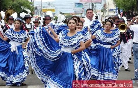 pin by lucy de girón on mí guate e historia traditional dresses