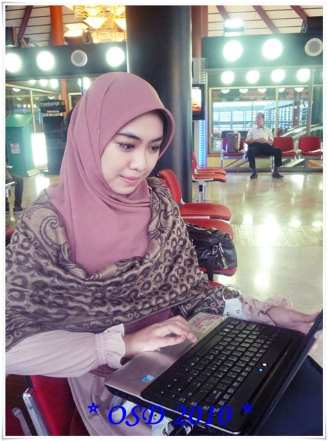 Oki Setiana Dewi Berjilbab Itu Cantik Profil Biodata