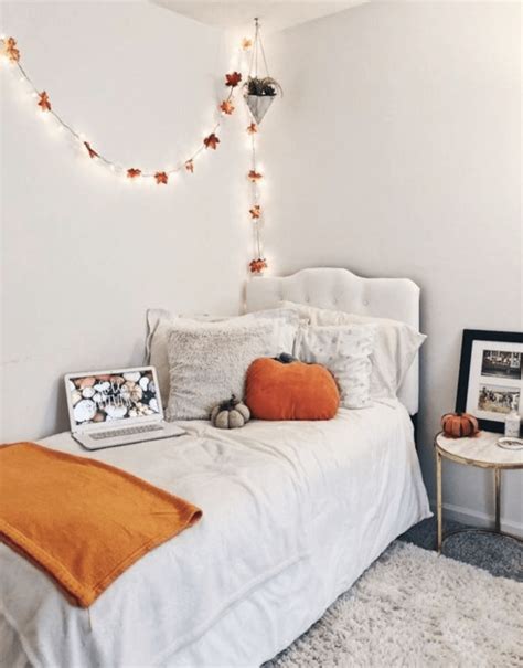 10 Halloween Decorations Perfect For A Dorm Room Society19