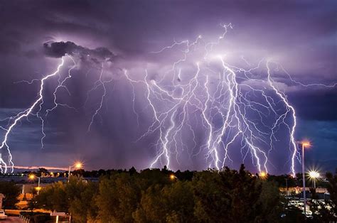 12 awe inspiring photos of lightning