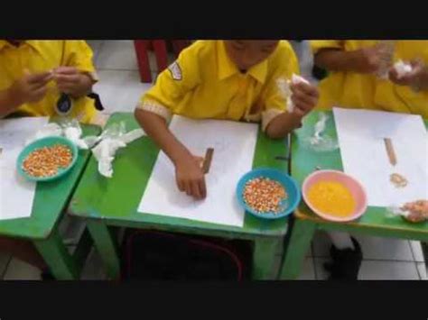 motorik halus kolase usia    unesa pg paud