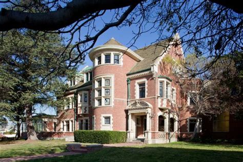 Tour The American Horror Story House In L A Hgtv