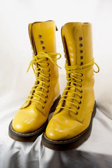 vintage   rare   england  steel toe solovair dr martens boots lynloves