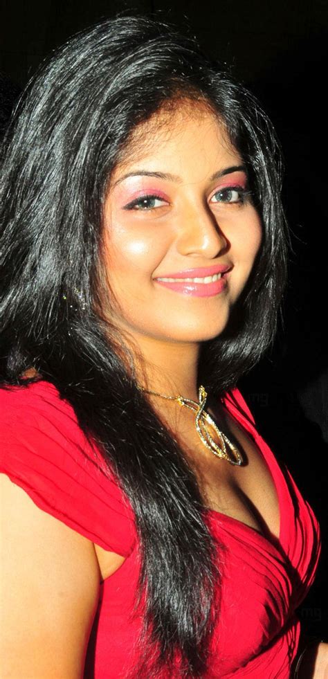 photo sharing tamil actress anjali hot photos