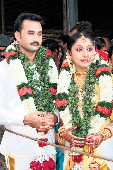 latest film news online actress photo gallery nithya das marriage photos
