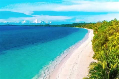 Kunjungi 5 Destinasi Wisata Tropis Di Maluku Ada Pantai Dengan Pasir