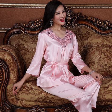 2018 new noble luxury women silk pajamas solid flowers pyjamas women