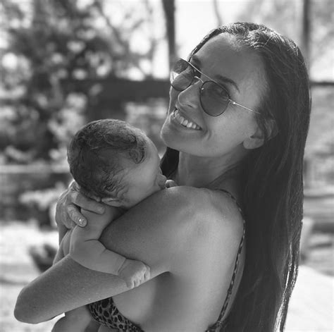 Demi Moore Poses With Newborn Granddaughter In Mother S Day Post