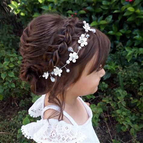 21 Most Cutest Flower Girl Hairstyles Haircuts And Hairstyles 2021