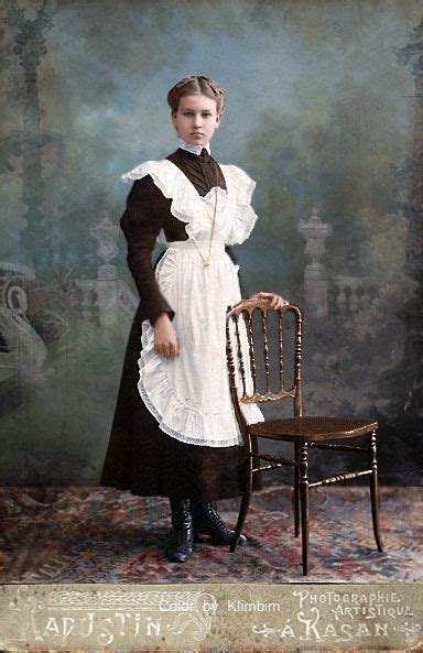 Учащиеся русских гимназий и Смольного института благородных девиц 1900