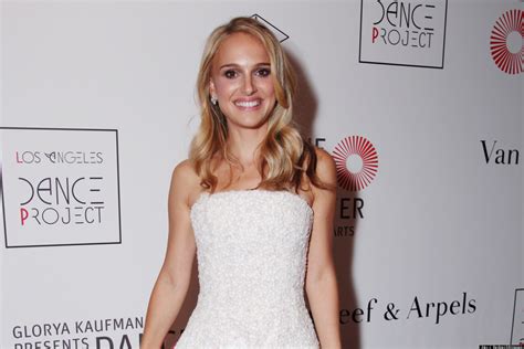 Natalie Portman Goes Blonde For New Movie Role Photo Huffpost