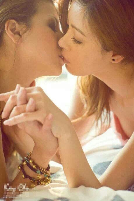 663 best images about lips and kisses on pinterest a kiss sweet kisses and sexy lesbians