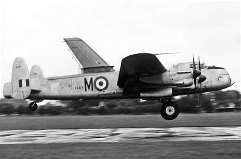 lincoln lancaster  bw uk airshow review forums