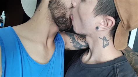 Tongue Kissing Brazilian Couple Gay Porn 9e Xhamster