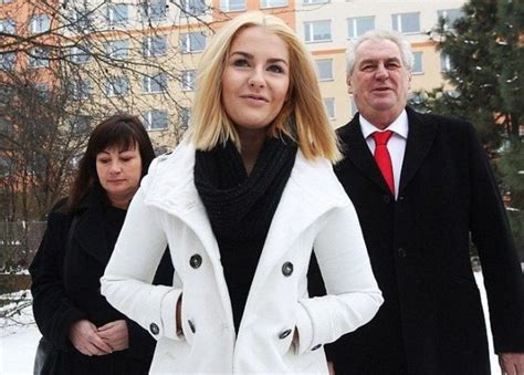 乱交パーティの画像流出、チェコの大統領の娘（19）がまさかのセ クススキャンダル ポッカキット