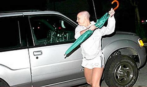 Britney Attacks A Car With An Umbrella News Top Speed