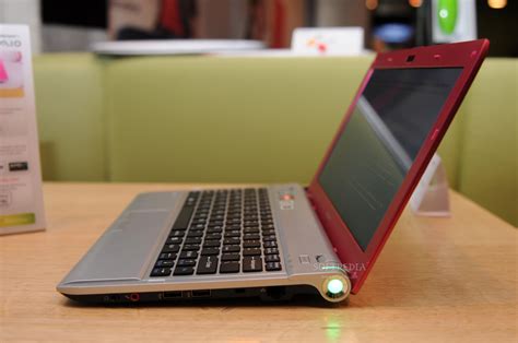 Hands On With The Amd Fusion Powered Vaio Y Series Notebook