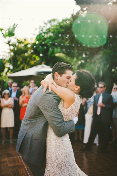 The Full Body Kiss Bride And Groom Photo Ideas