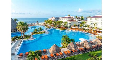 luxury vacations  palace resorts