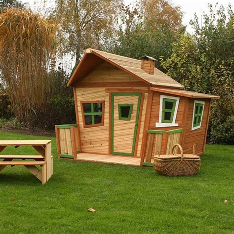 grande cabane en bois pour enfant modele lisa par axi