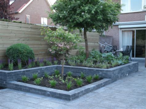 tuin met verhoogde borders ztz agbc