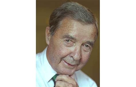 dick francis used his career as a jockey to launch another as a writer