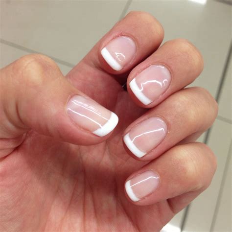 french gel manicure  short nails oetomodesign