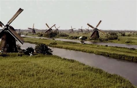 The Windmills Of Kinderdijk Amusing Planet