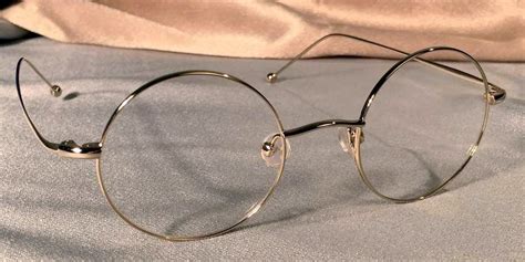 signature metal round eyeglasses in gold silver or black focusers