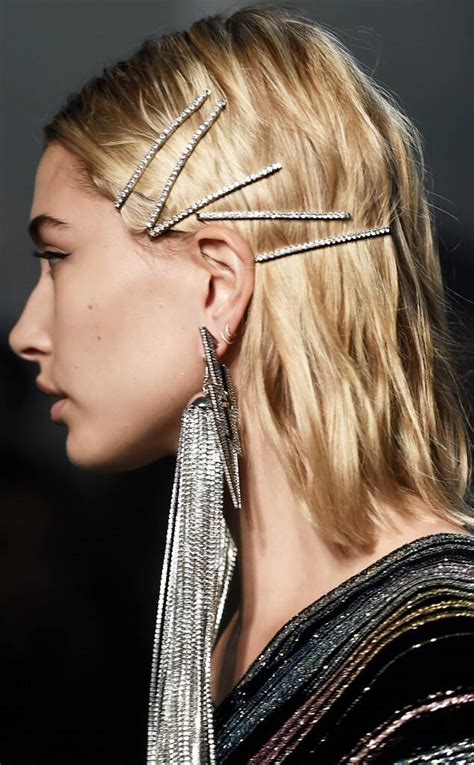 headbands claw clips and more 90s hair trends are making a comeback e news australia