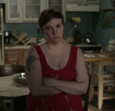 lena dunham strips completely naked for nude photo shoot in new episode