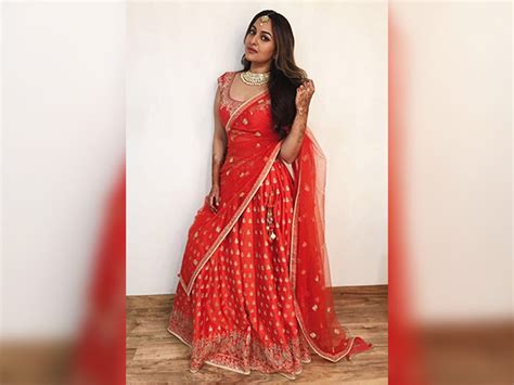 sonakshi sinha showcased her diva like traditional look
