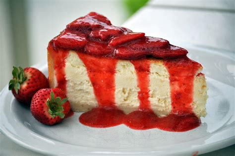 easy homemade strawberry sauce  cheese cake  atonce