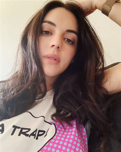 pin by rachelle cabrera on reign adelaide kane women