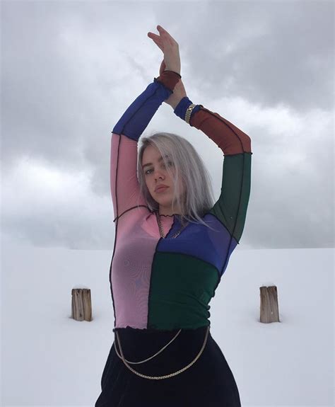 billie eilish kleding billie eilish brengt eigen poppen uit koppelaar antandigule