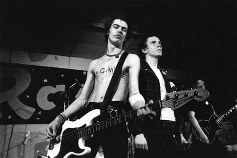 sex pistol sid vicious dies of an overdose in new york the globe and mail