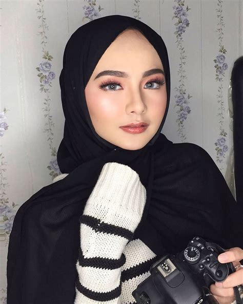 Make Up By Makeupbyatirah Stylish Hijab Hijab Style Casual Hijabi