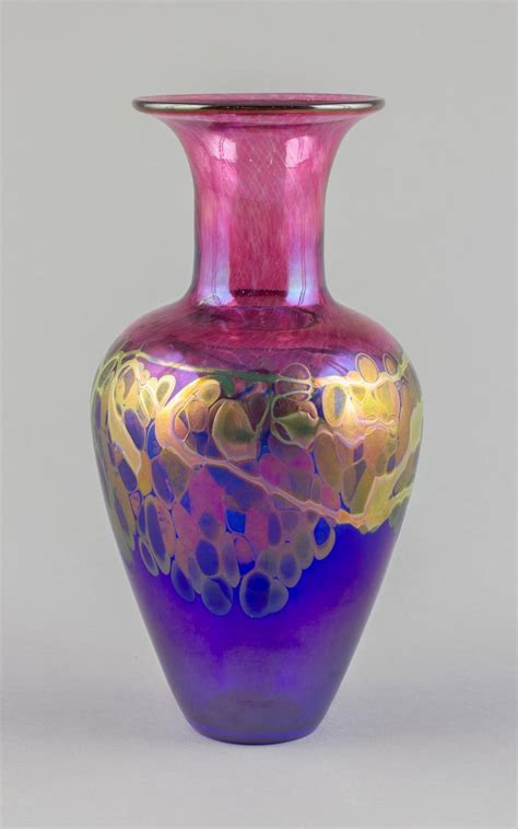 Lot A Robert Held Hand Blown Lavender Art Glass Vase 10 In 25 4 Cm H
