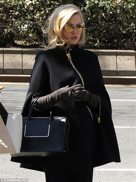 Melissa George Oozes Old Hollywood Glamour In A Chic Black Cape