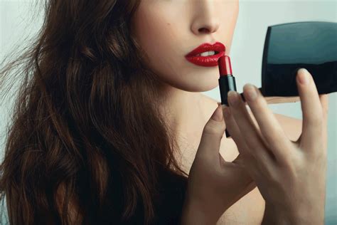 what color lipstick is best for a cool skin tone