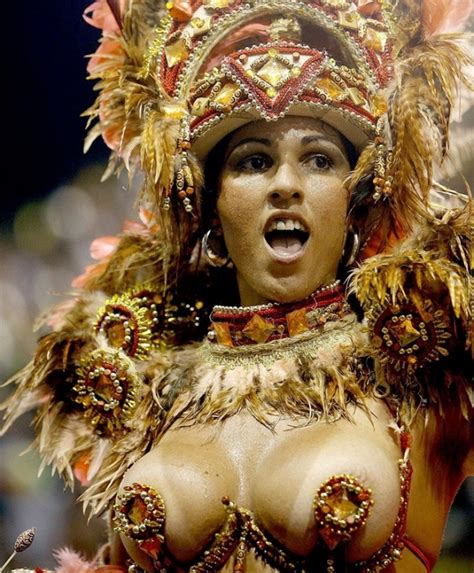 rio women carnival boobs
